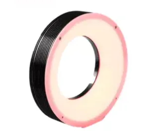 Shadowless ring light iRayple berbentuk cincin pipih dengan cahaya putih kemerahan merata di permukaannya.