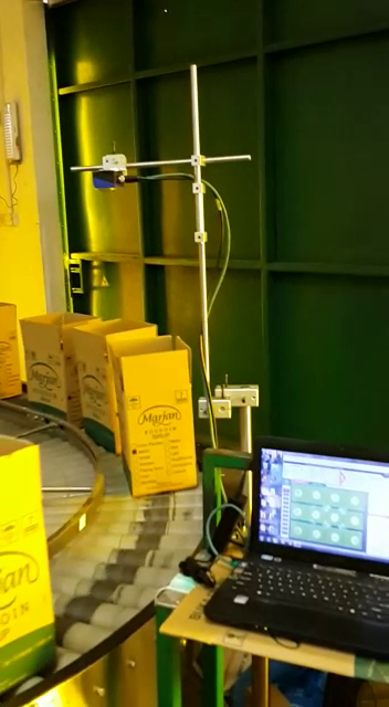 Studi Kasus: Inspeksi Jumlah Isi Botol dalam Kardus (Carton Box Counting)
